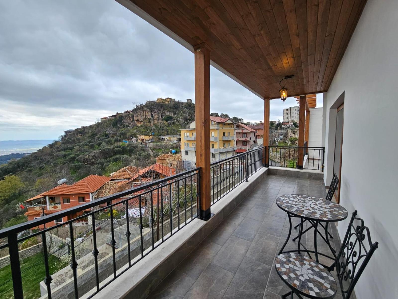 Vila Dani Near Castle And Old Bazar Krujë Esterno foto